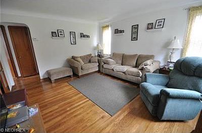 3rd image of 5130 Whitethorn Ave