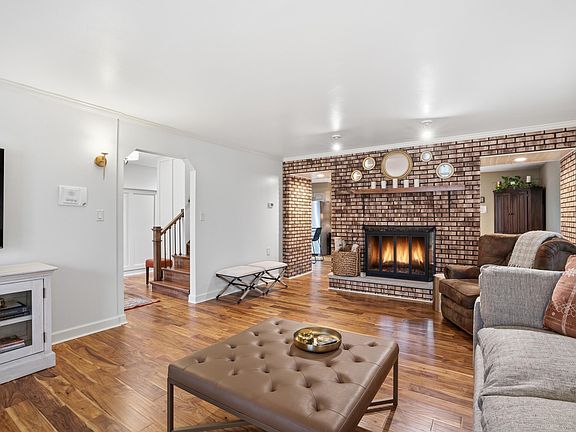 5th image of 480 Ashford Ln