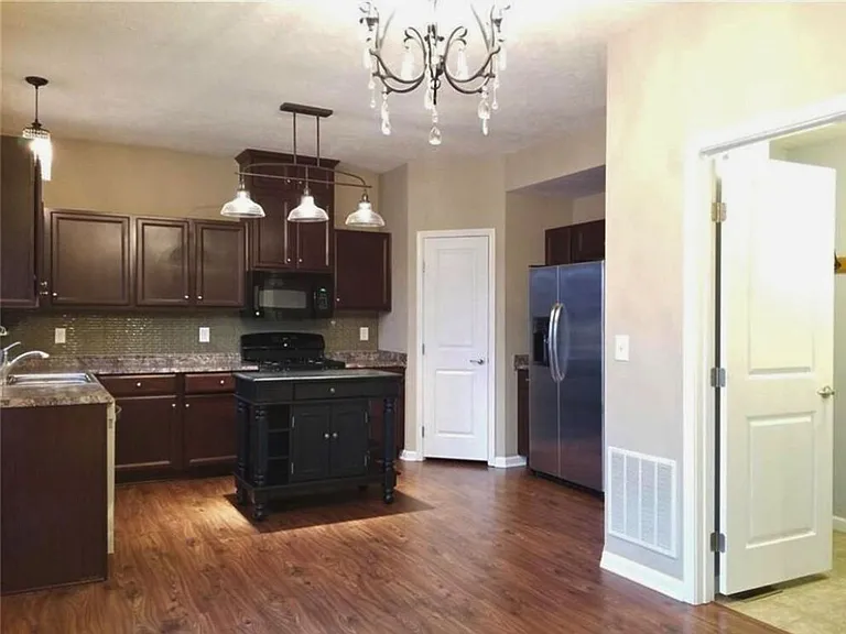 5055 Lake Forest Dr — Photo 15