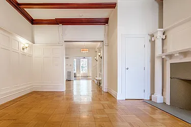 Rented by Dixon Advisory USA Inc.