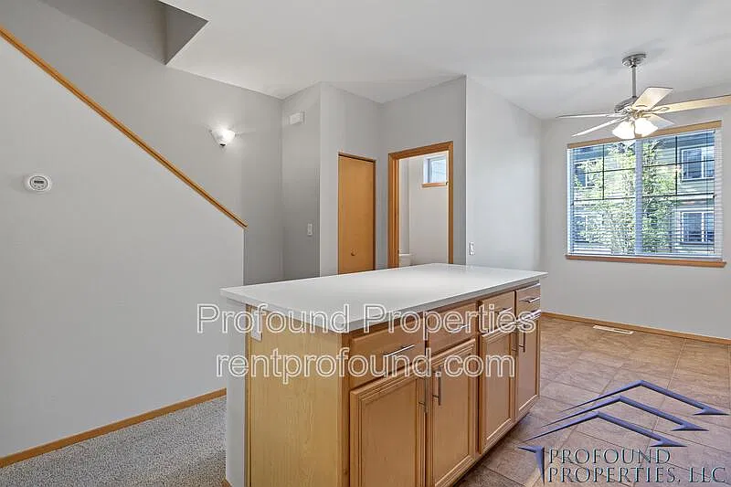 2 bed, 2.5 bath, 1516 sqft, $2,195 — Photo 3