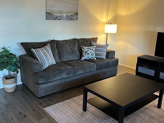 5th image of 510 N Iroquois Ave #510