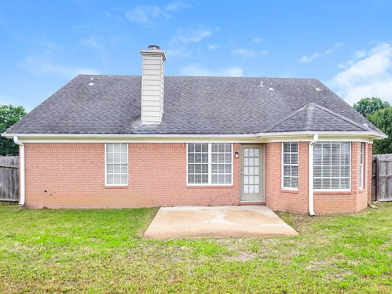 7341 Lee Ann Dr — Photo 16