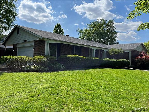 2nd image of 14541 Arpent Ln