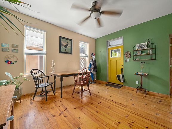 4th image of 2666 Findley Ave