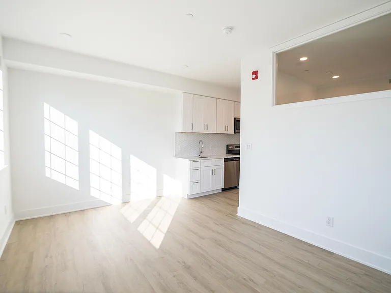 1324 Frankford Ave — Photo 42