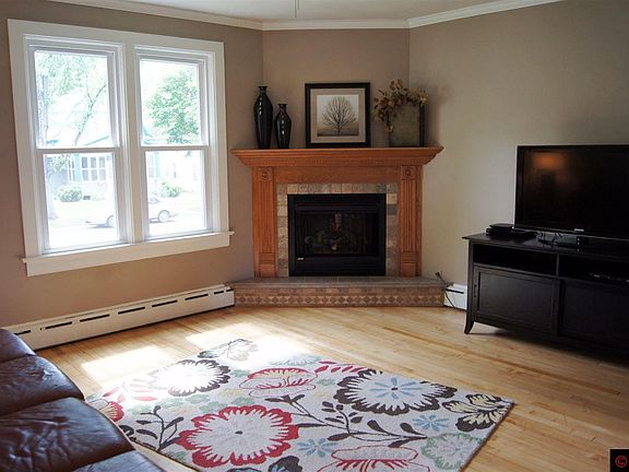 5th image of 216 N Franklin St
