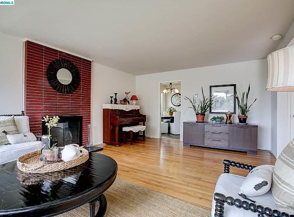 5th image of 6411 Claremont Ave