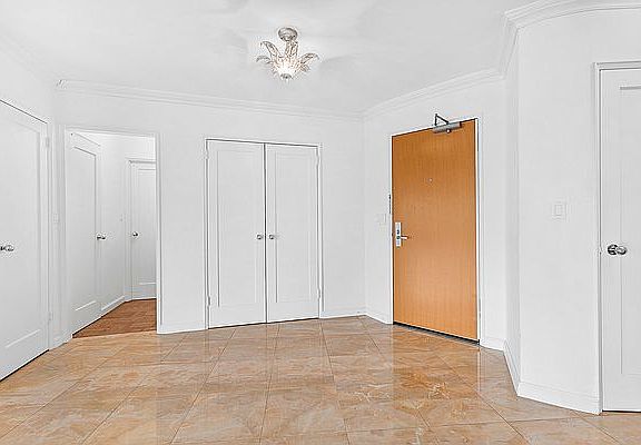 4th image of 200 Central Park S APT 7-B