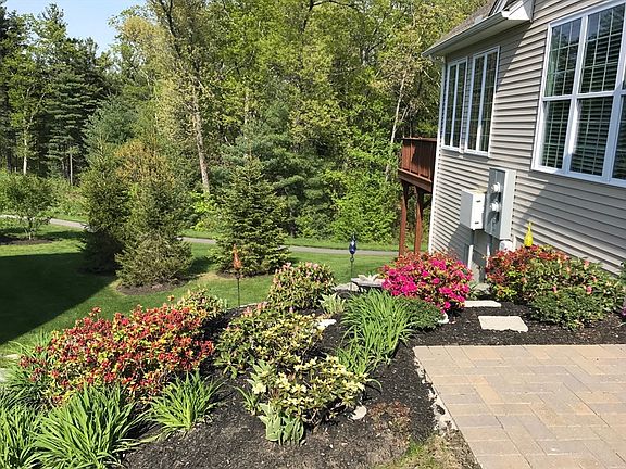 3rd image of 23 Herrick Dr Unit 23