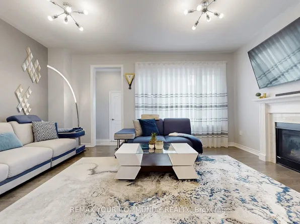 9 Applegate Dr, East Gwillimbury, ON L9N 0R2