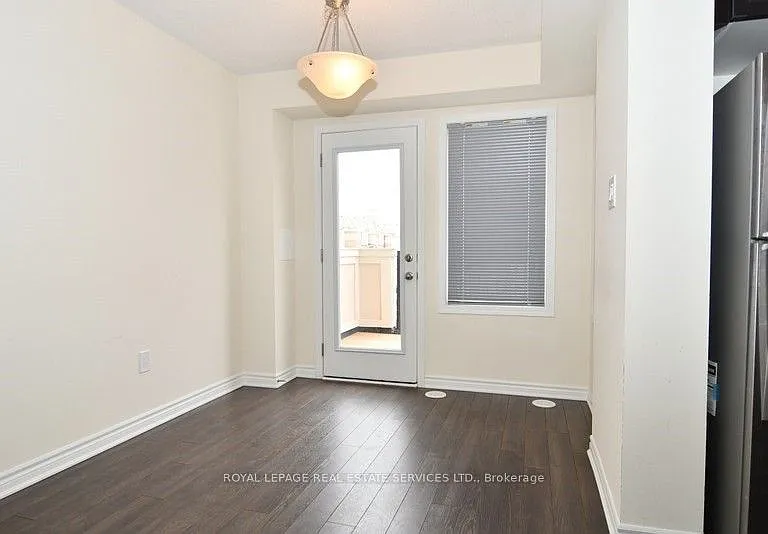 90 Howe Ave — Photo 8