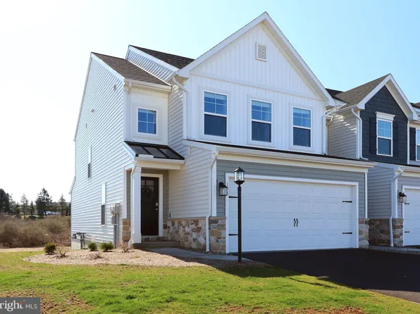 128 Magnolia Ln, State College, PA 16803