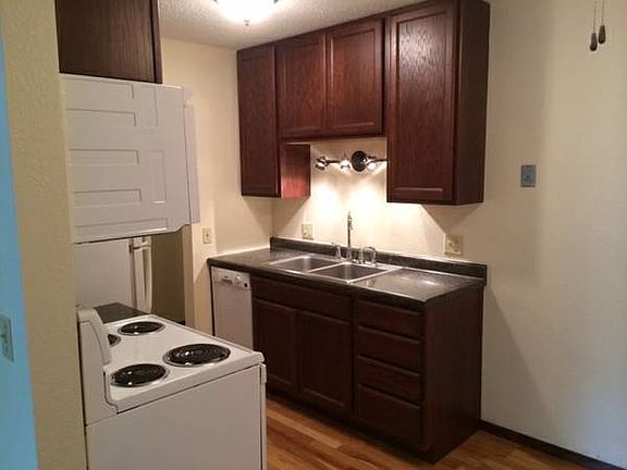 3rd image of 1905 Wilson Ave APT 304