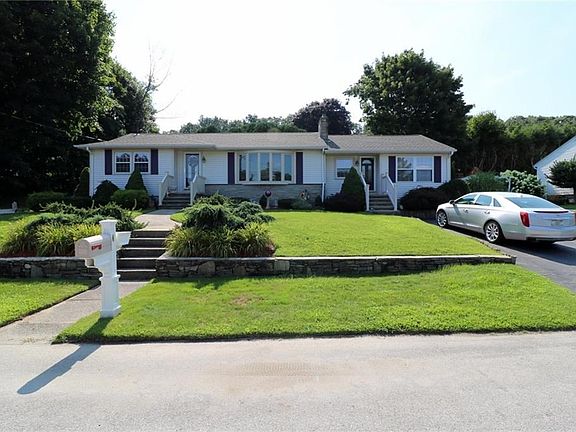 2nd image of 4 Linwood Dr