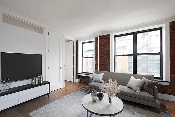 Rented by R New York | media 2