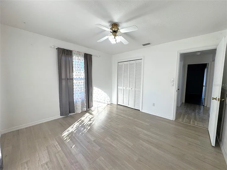 1514 Poe St — Photo 13