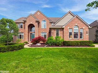 25346 Stanley Ln, South Lyon, MI 48178