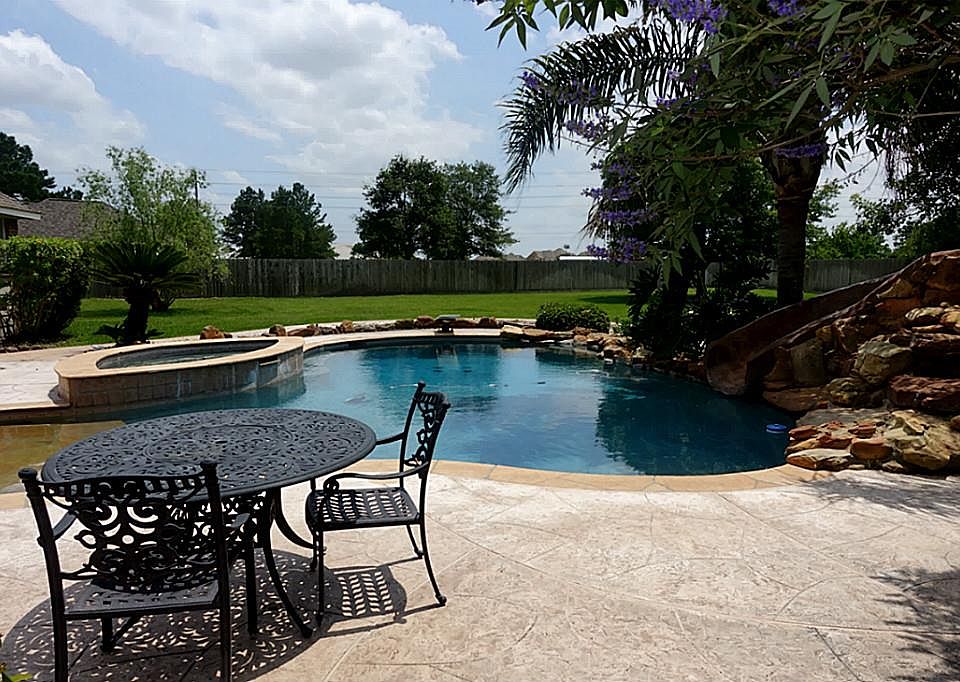 1st image of 15803 Rosethorn Ct