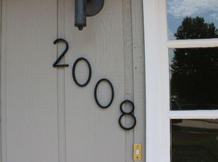 2008 Shirley Ln, Manhattan, KS 66502