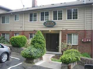 8410 SW Canyon Ln, Portland, OR 97225