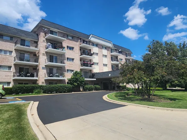 1000 S Lorraine Rd APT 310, Wheaton, IL 60189