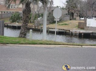 7501 Beluche Dr, Galveston, TX 77551