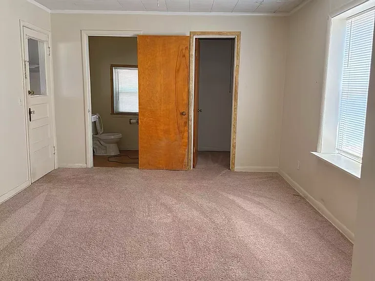 114 W Scott Ave — Photo 3