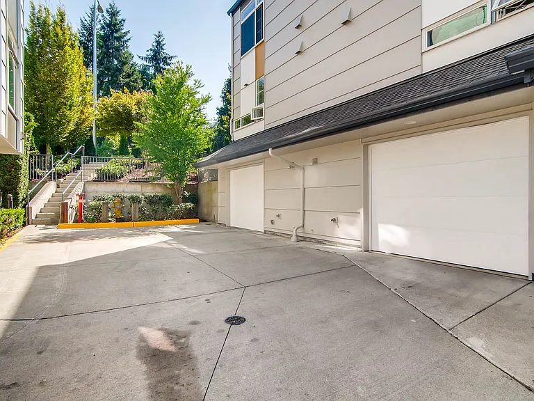 15209 NE 81st Way #105 — Photo 24