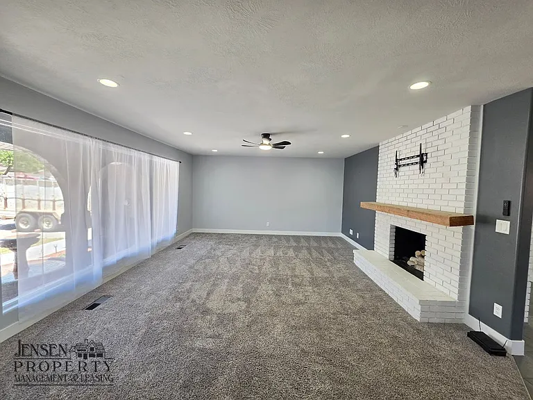 1151 W Wesley Powell Dr — Photo 9