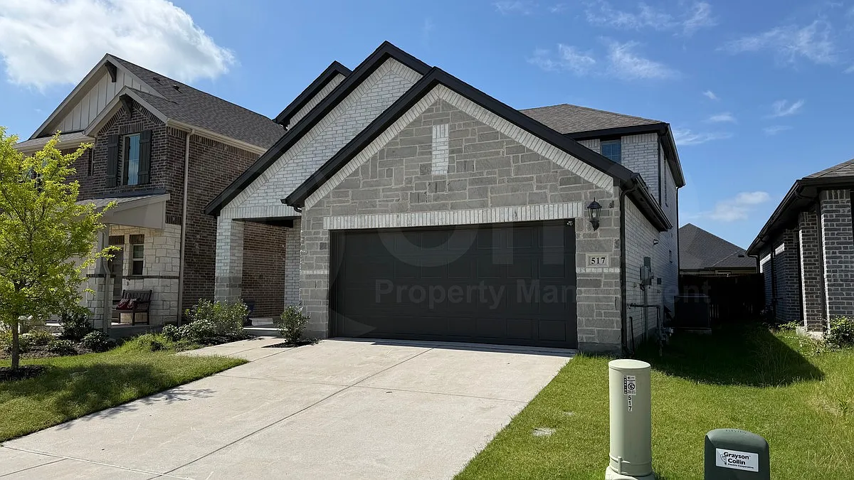 4 bed, 3.0 bath, 1981 sqft, $2,350 — Photo 2