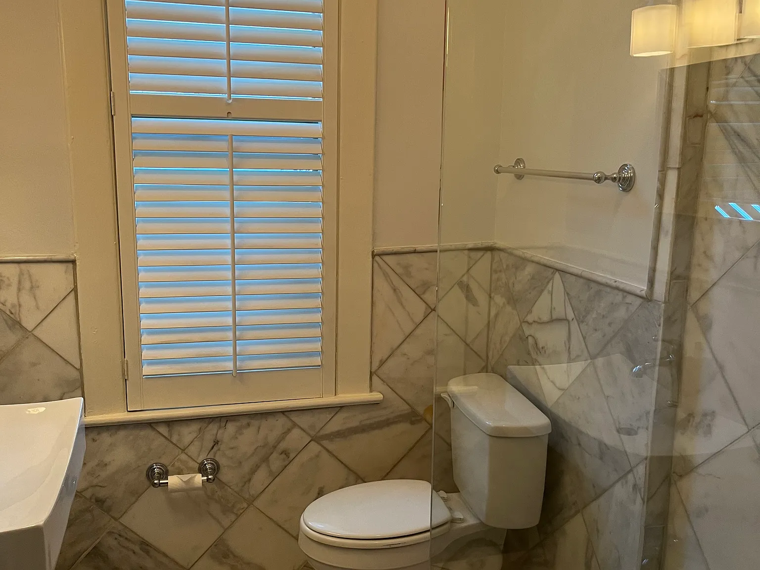2 bed, 1600 sqft, $1,750 — Photo 2