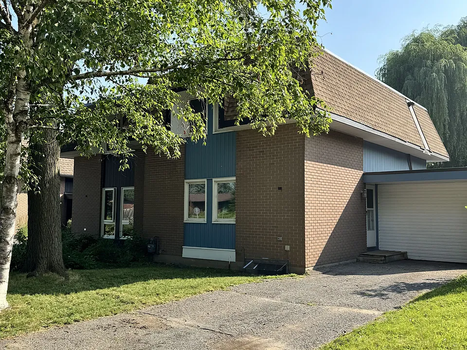 145 Penfield Dr