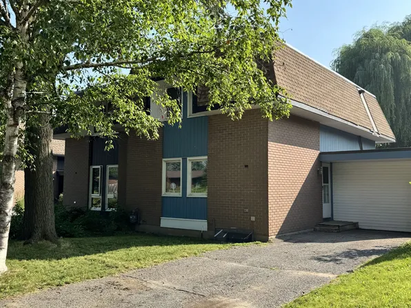 145 Penfield Dr, Ottawa, ON K2K 1M4