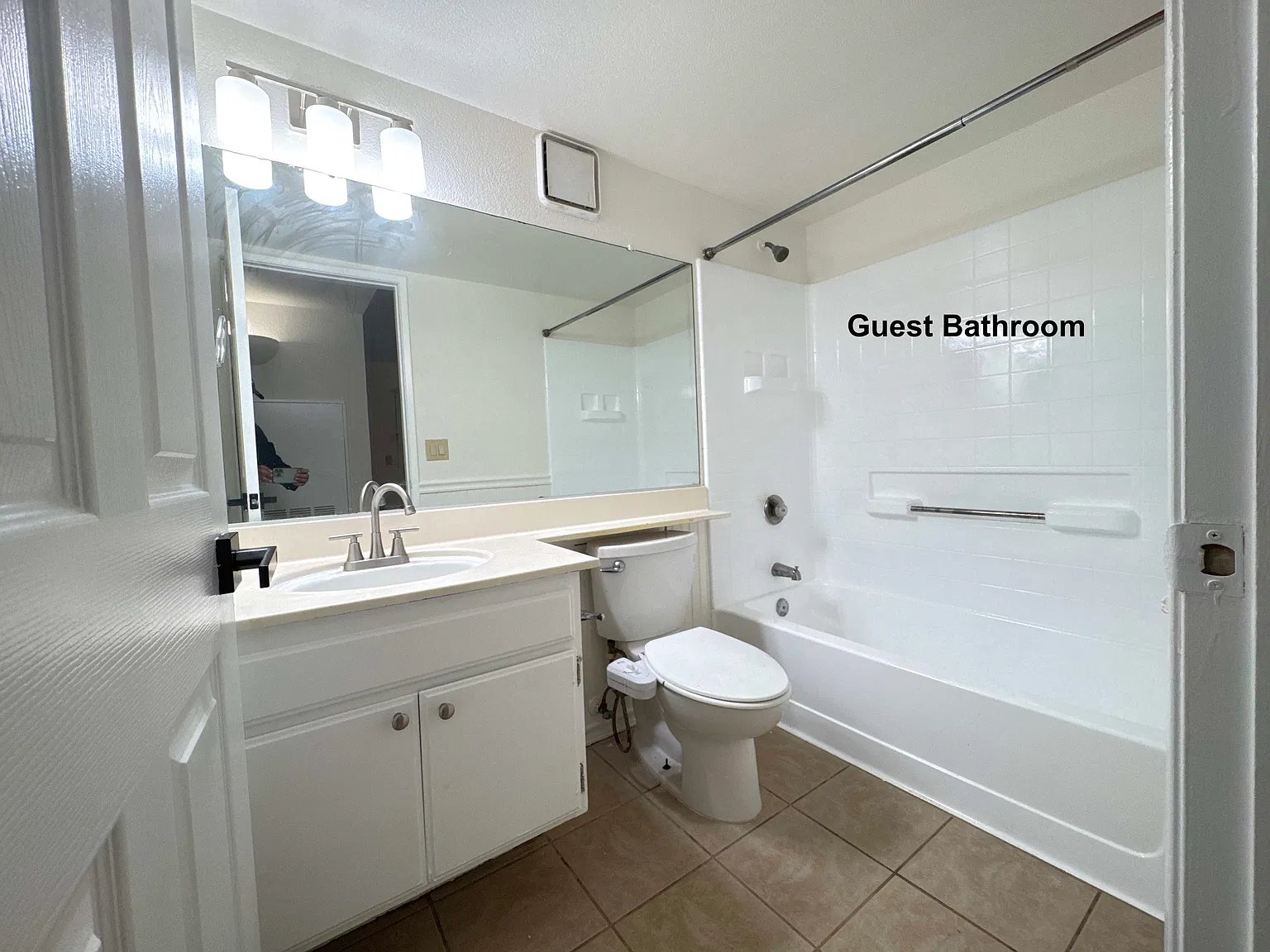 2 bed, 829 sqft, $2,490 — Photo 3