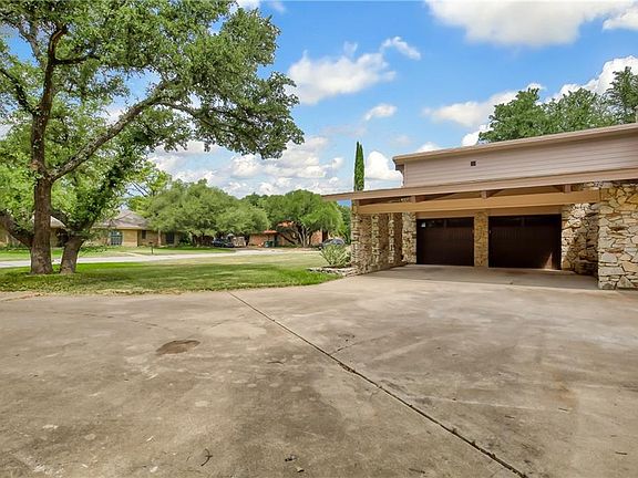 3rd image of 7812 Charter Oak Ct