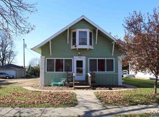 306 2nd Ave, Chester, SD 57016