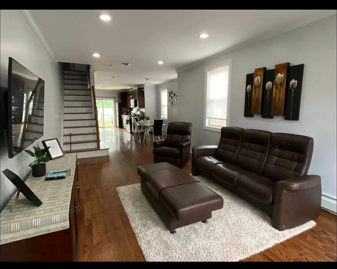 Building Photo - 335 Cheves Ave