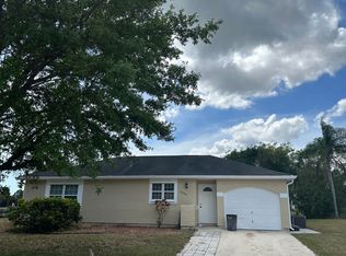 1662 SE Collette Ct, Port Saint Lucie, FL 34952