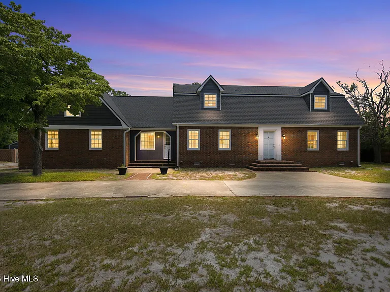 102 Bretonshire Rd — Photo 2