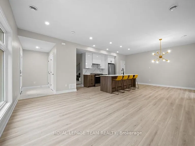 304 Lanark Ave #D — Photo 4