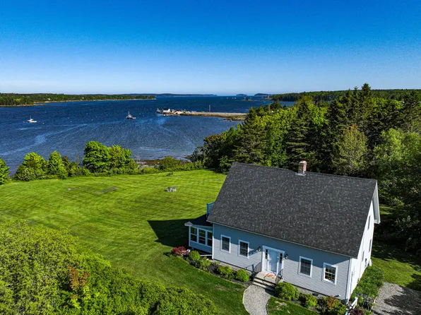 17 Water Street, Milbridge, ME 04658