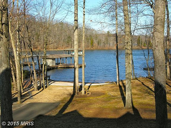 Private Shoreland w/Boat House, Dock