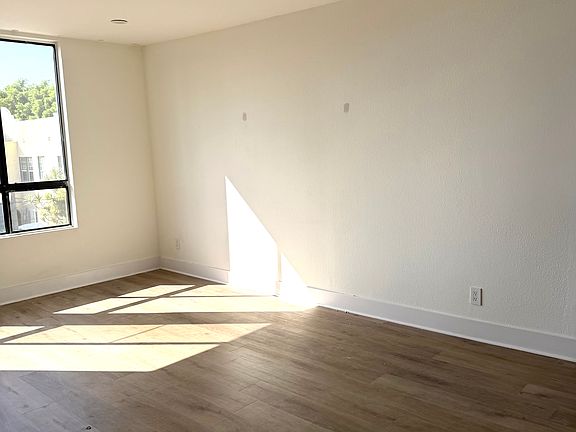 5th image of 4115 Normal Ave APT 103
