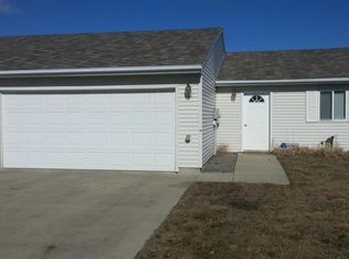 512 27th Ave NW, Minot, ND 58703