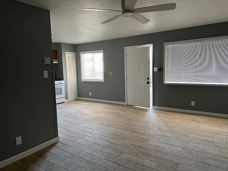841 Washington St #3 — Photo 3