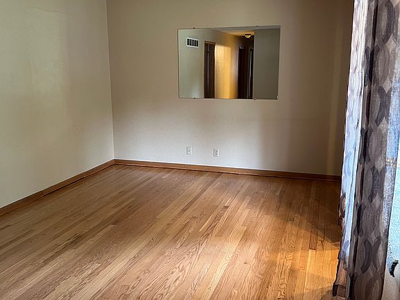 4th image of 1001 NW Range St