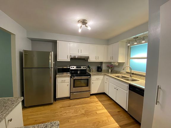 5th image of 700 Beach Dr NE APT 306