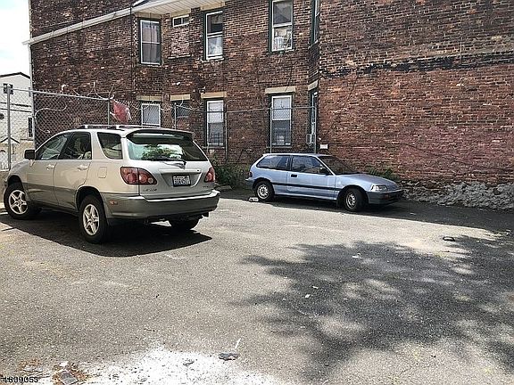 2nd image of 36 Park Ave