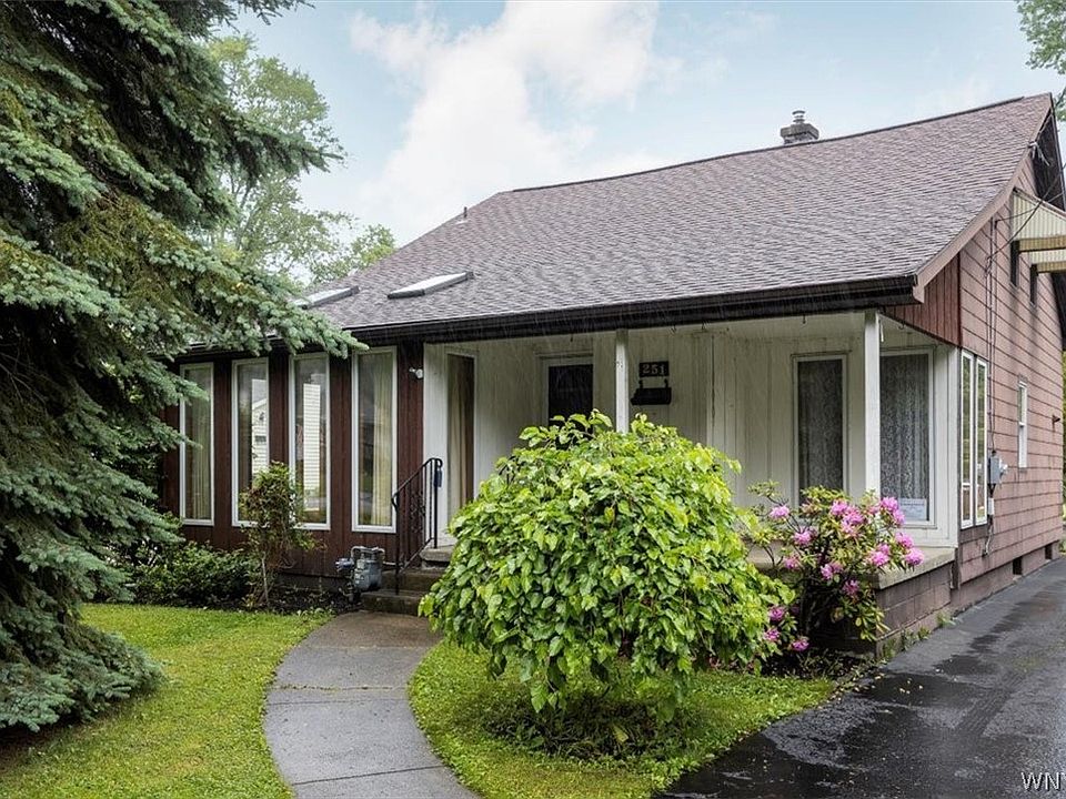 1st image of 251 Lake Ave